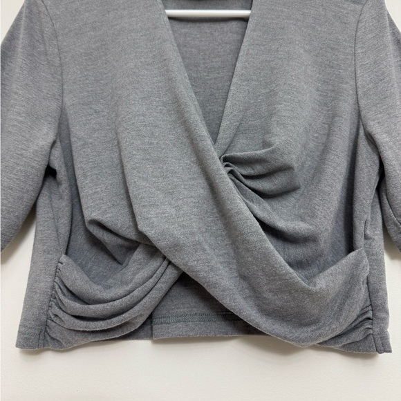Topshop Gray Choker V-Neck Short Sleeve Twist Crop Top - Picture 4 of 9